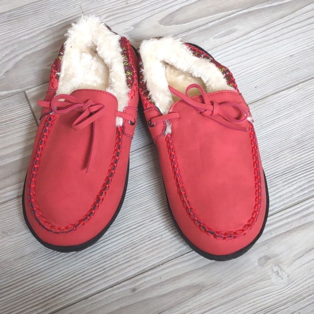 (85-2467)   Women's Slippers Size 37 (6.5)